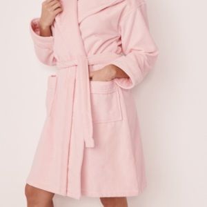 Brand new never worn la vie en rose luxury bath robe size large baby pink!